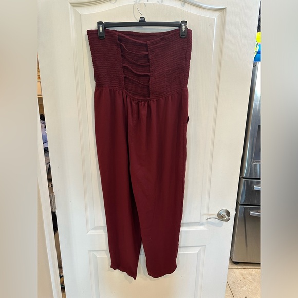 express women’s burgundy strapless smocked jumpsuit size XL new w tags - Picture 2 of 7